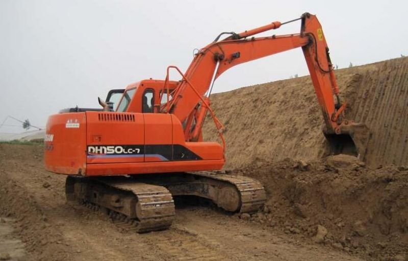 南寧市出租150-7履帶式挖掘機(jī)_挖掘機(jī)租賃費用_匯租平臺